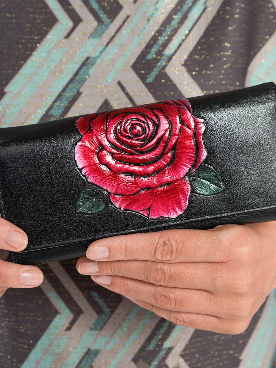 Кожаный кошелек с розой
